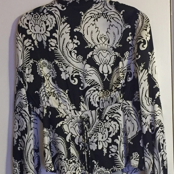 Marciano  Dressy Deep V Neck Hook Close Blouse Sexy Black & White - Picture 4 of 8